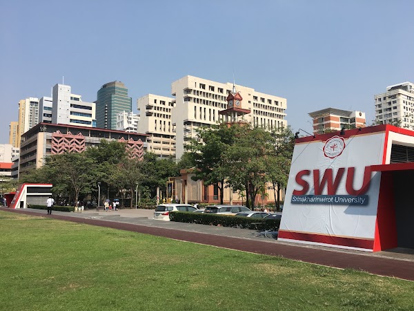 Srinakharinwirot University 4