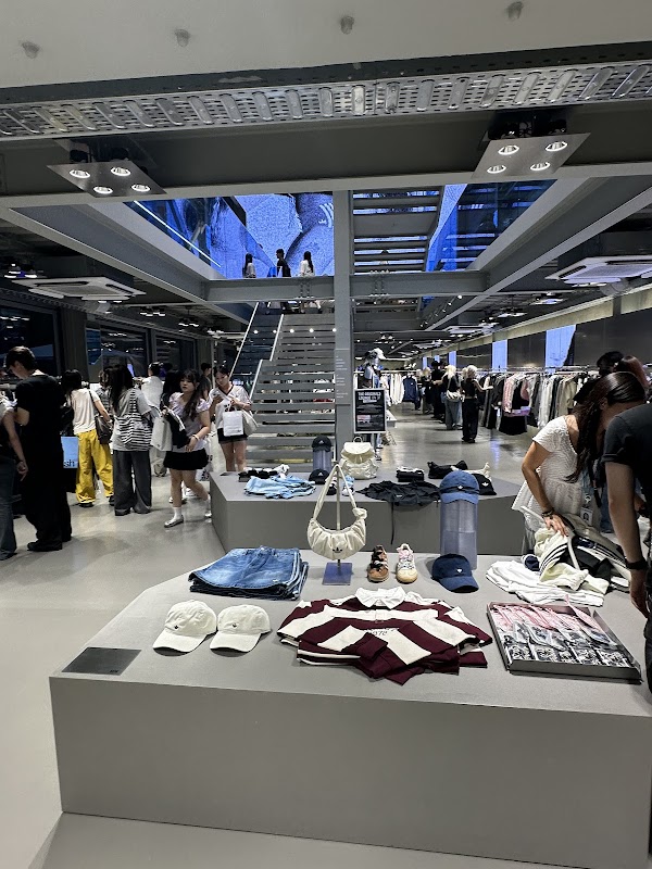 Adidas Originals Flagship Seongsu 3