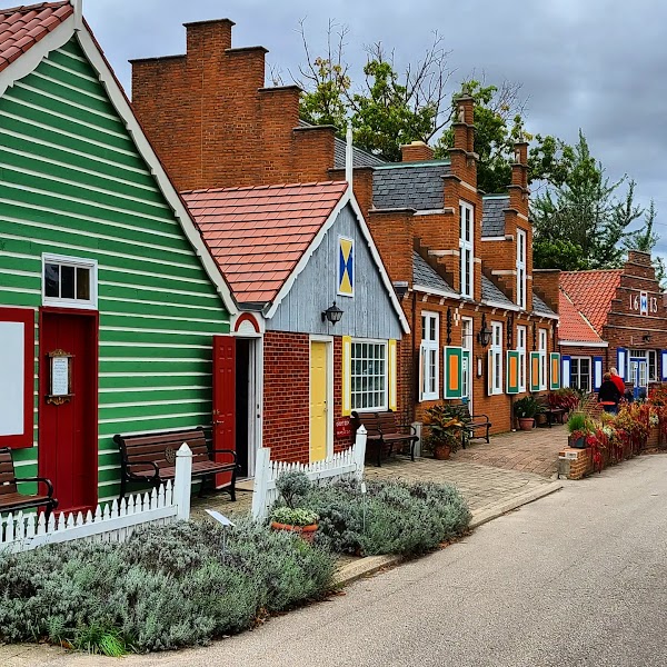 Windmill Island Gardens 3