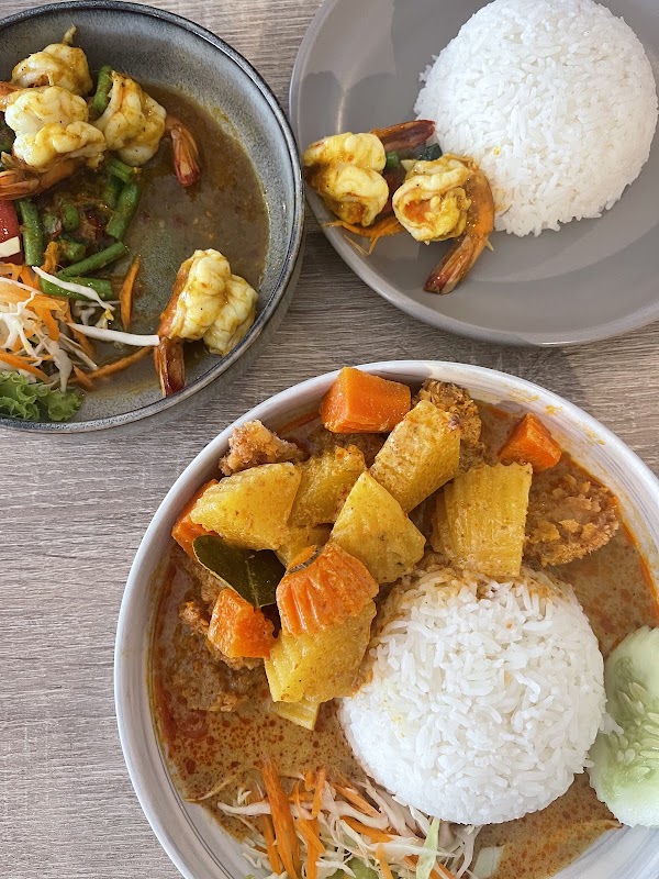 Yawee Restaurant 2