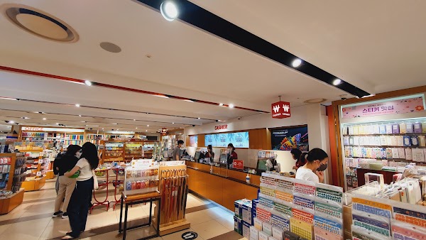HOTTRACKS Gwanghwamun 3