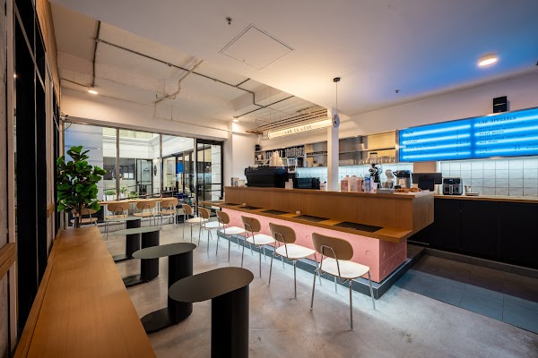 Sneaker Laundry LAB (Cafe)