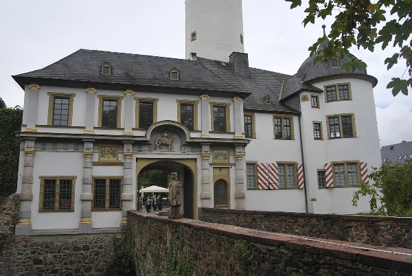 Höchster Schloss (Altes Schloss) - ein Haus der Deutschen Stiftung Denkmalschutz 1