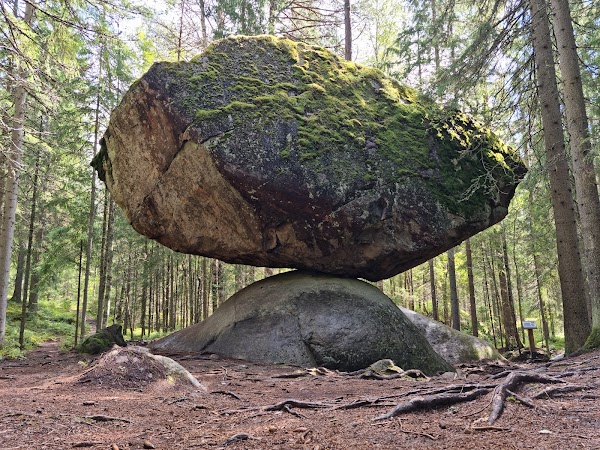 Kummakivi