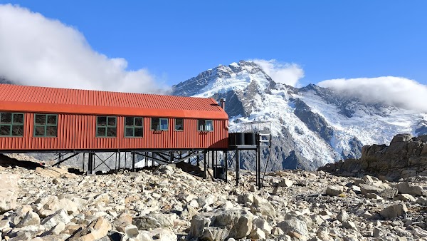 Mueller Hut 1
