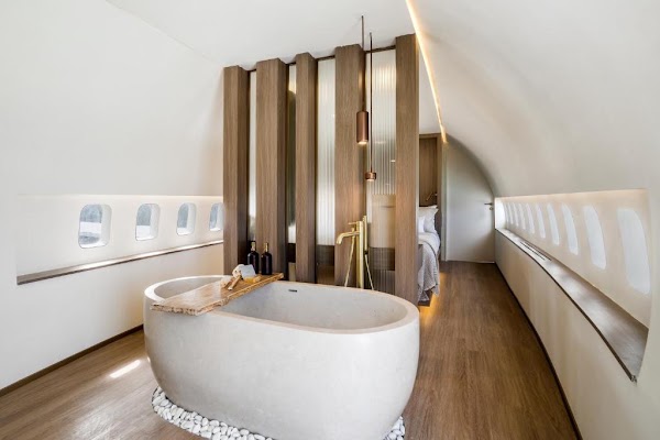 Private Jet Villa 3