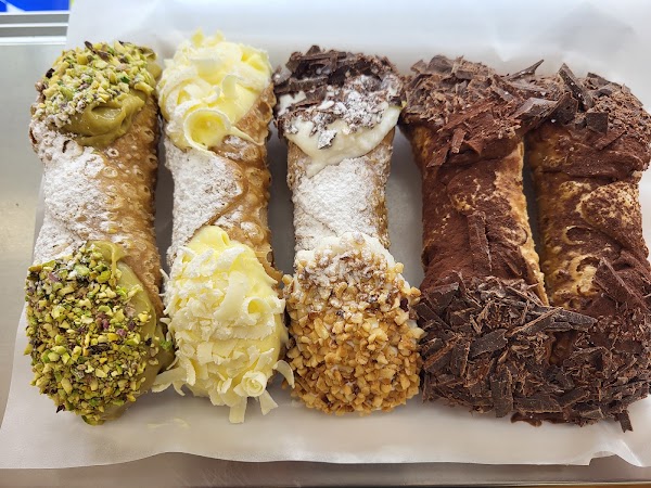 La Pignolata Guinness Cannoli Taormina Since1978 {Da Onofrio} 5