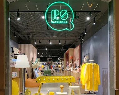 RS Barcelona, Tienda de Mobiliario y Mesas de Juego de diseño 1
