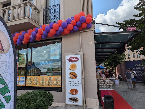 Tuğba Kuruyemiş / Karaköy 1 Şube