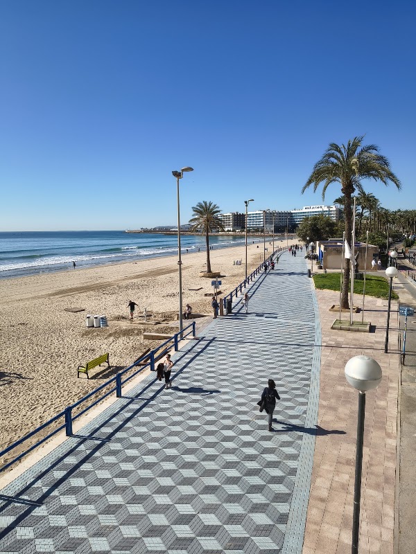 Platja Postiguet 5