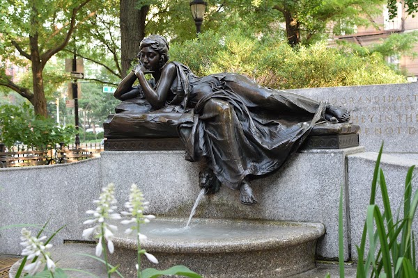 Straus Park 1