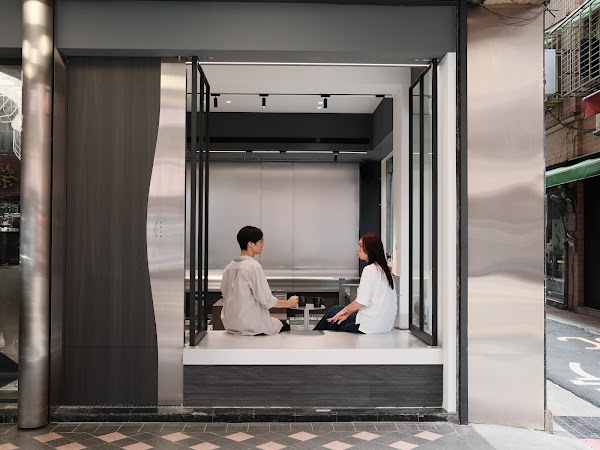 LOOP IN NEON 霓裡|COFFEE BAR 1
