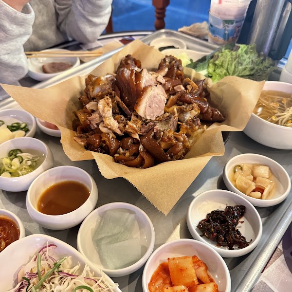 연남족발 1987 (Jokbal restaurant) 2