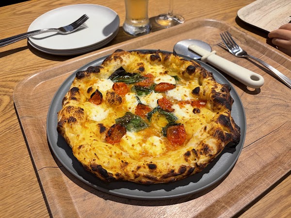 400℃ PIZZA Piu Hakata