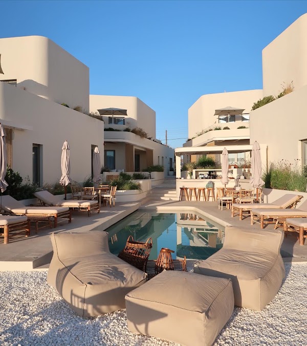 White Pebble Suites