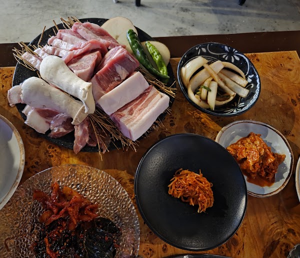 육품 강남본점 5