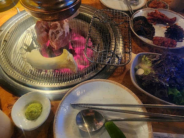 육품 강남본점 4
