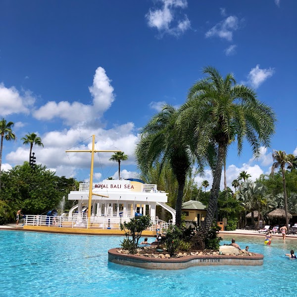 Loews Royal Pacific Resort at Universal Orlando 4