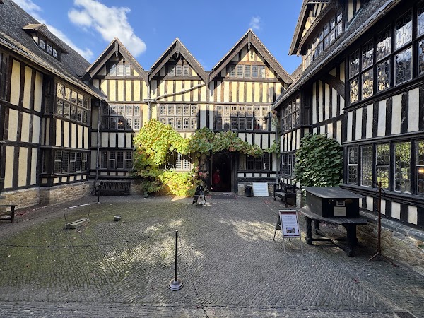 Hever Castle & Gardens 3