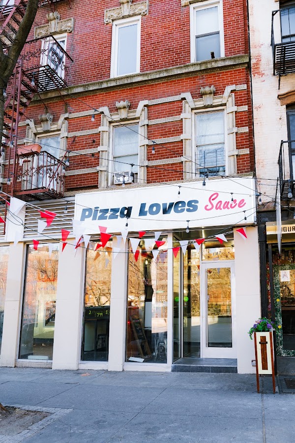 Pizza Loves Sauce
