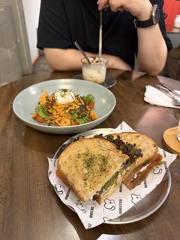 Hiritsu Coffee Roastery 4