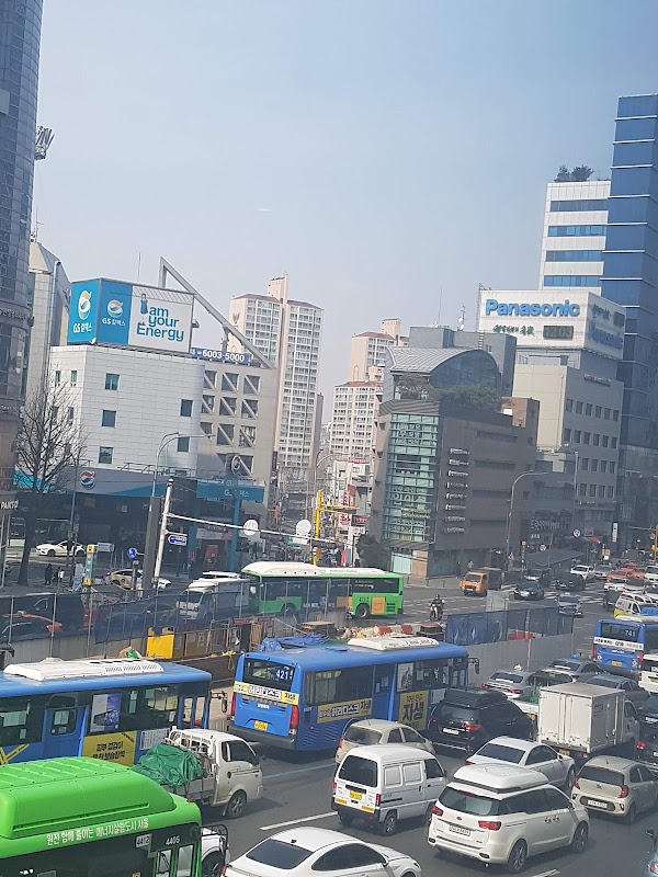 Sinsa-dong 4