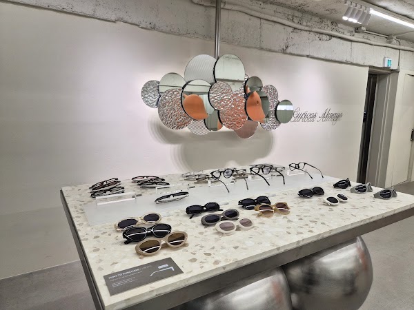 뭍 연남 옵티컬 스토어(MUUT YEONNAM OPTICAL STORE) 2