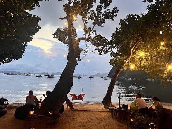 Sip Sunset Lounge & Bar 4