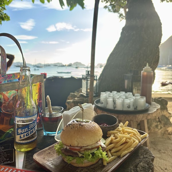 Sip Sunset Lounge & Bar 3