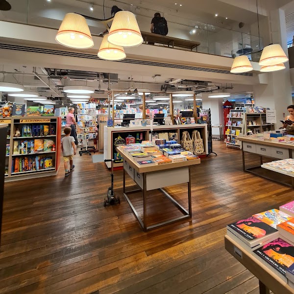 Foyles 5