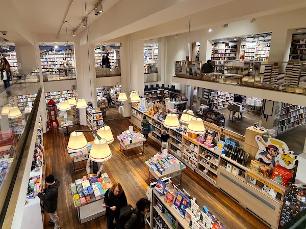 Foyles 3