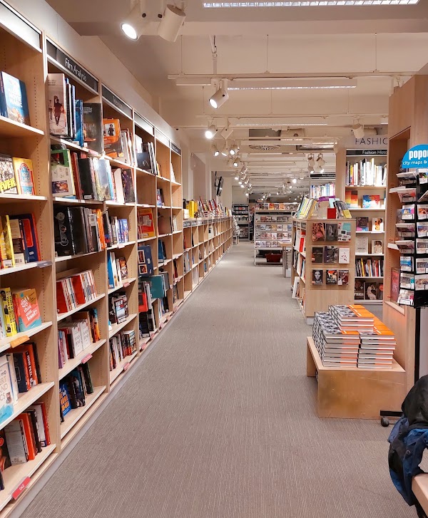 Foyles 2