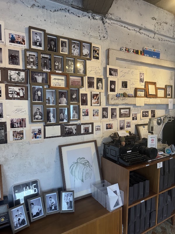 Daereungwon black and white photo studio 4