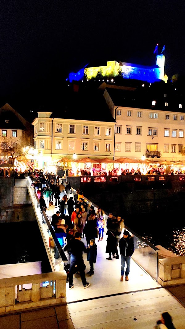 Stari trg 4