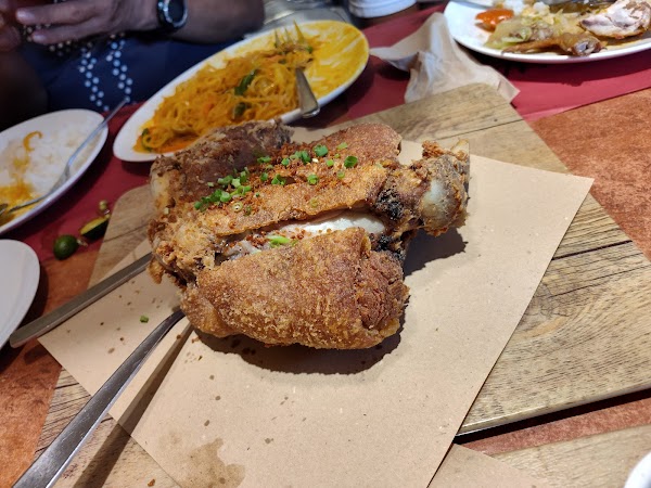 Max's Restaurant 4