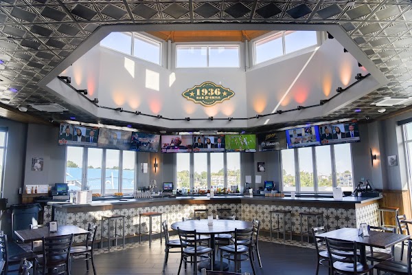 1936 Bar & Grill 1