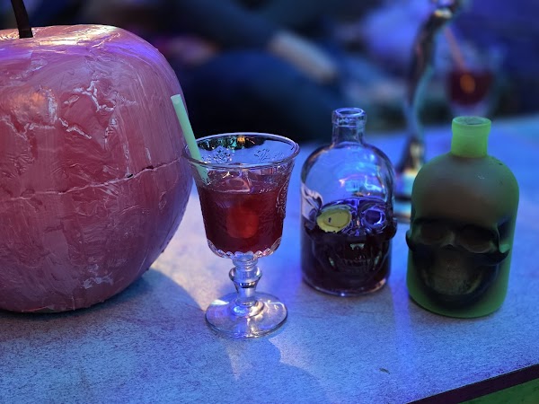 Green Flamingo Absinth Bar 5