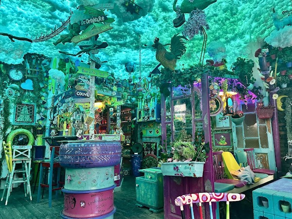 Green Flamingo Absinth Bar 4