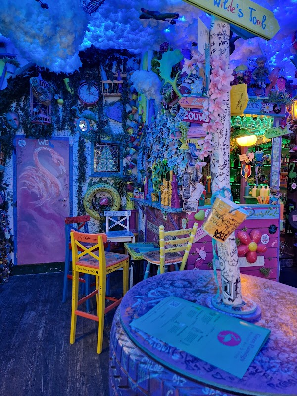 Green Flamingo Absinth Bar 3
