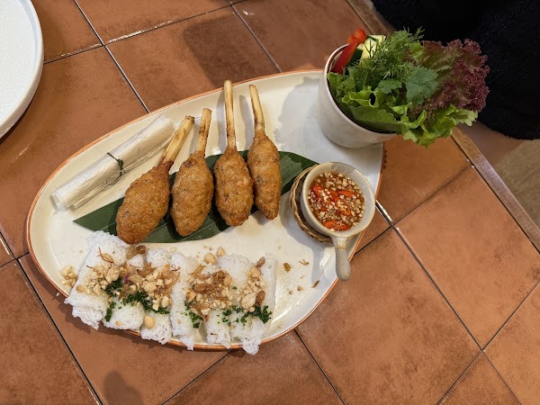 Thìlà Cafe & Bistro 5