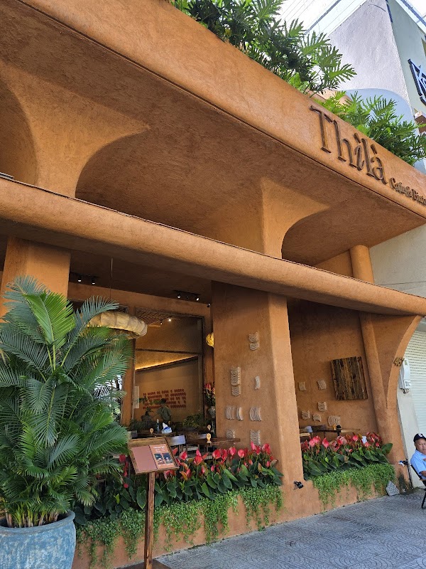 Thìlà Cafe & Bistro 3