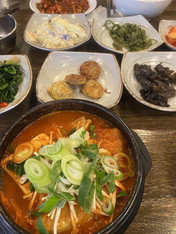 Delicious Sundubu and Kimchi-jjim 3