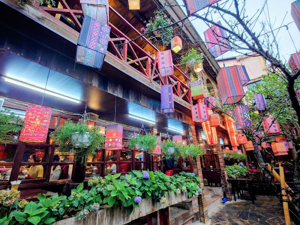 Red Dzao House - Nhà hàng Dao Đỏ 3