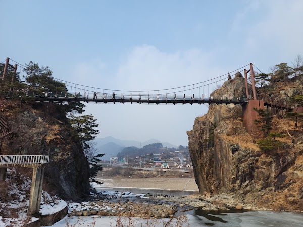 Sujupalbong Suspension Bridge