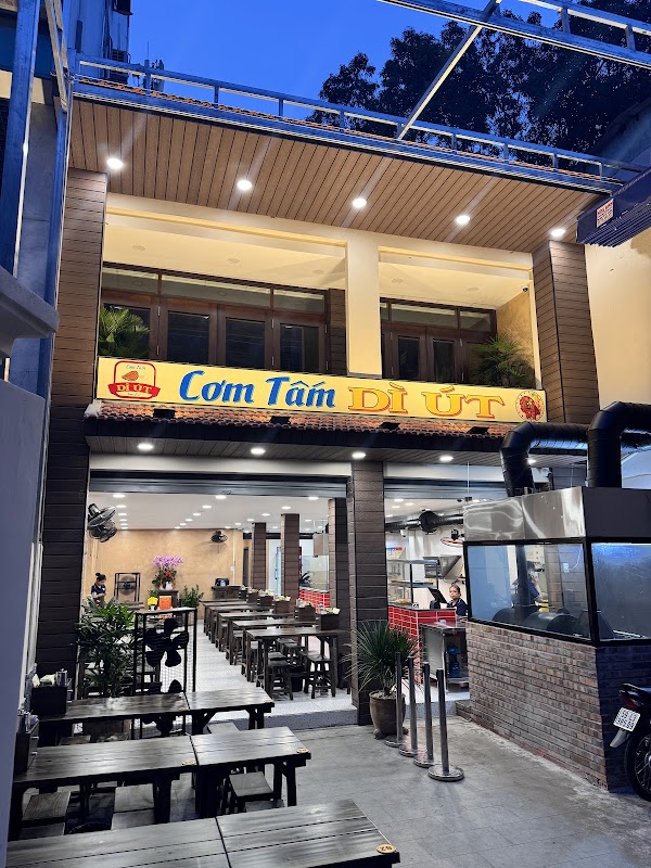 Cơm Tấm Dì Út - Bàn Cờ