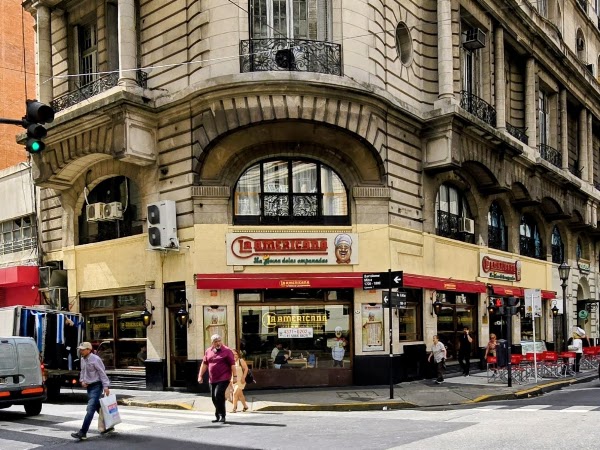 La Americana Empanadas 1