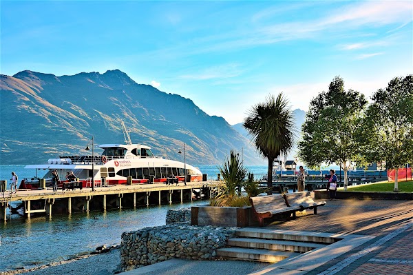 Southern Discoveries - Queenstown Visitor Centre 3