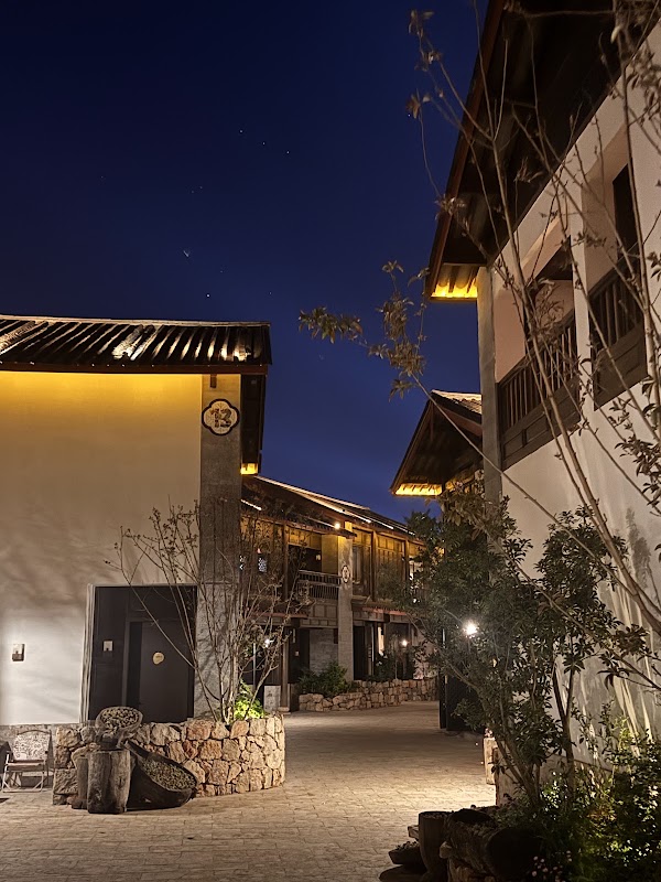 PARALLOGE HOTEL