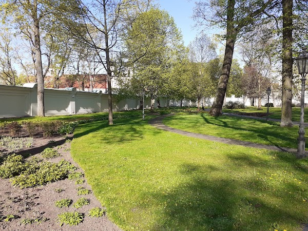 Presidential Palace Grounds 4