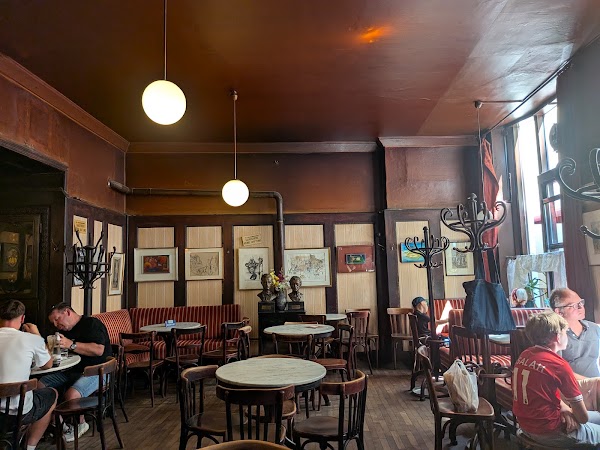 Café Hawelka 2
